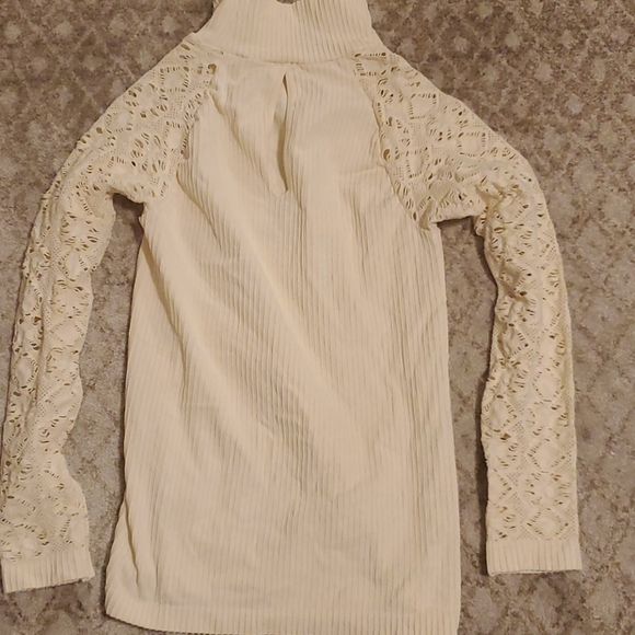 Intimately free people high neck netted sleeve - Picture 5 of 5